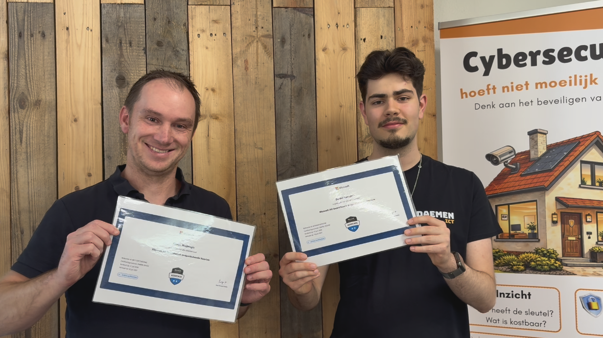 Beeld bij Microsoft MD-102 certificering behaald! 🎓